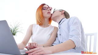 18videoz - पार्शवी चोदन–लिंग उघडते न्यू होरायझन्स या लहान उत्सुक