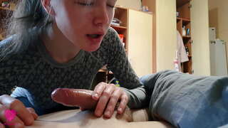 ���නුරාගී බෑවුම් සහිත blowjob සිට මෙය හුරුබුහුටි සුන්දරත්වය සමග කාඞ් කටේ