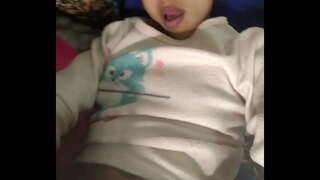 Niara रोलिंग आपले डोळे