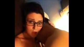 Gringa cavalga fazendo селфи