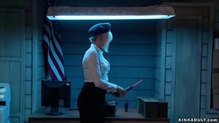 Tio atadas y folladas interrogador