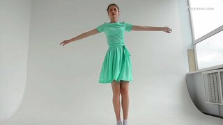 ���ुपर जिमनास्ट लचीला बैले लड़की अल्ला