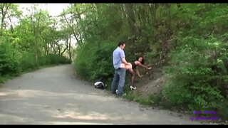 Адегенде алар прикасаются бири-бирине баре, анан радикалдык трахаться коомдук бала бакча ачылат